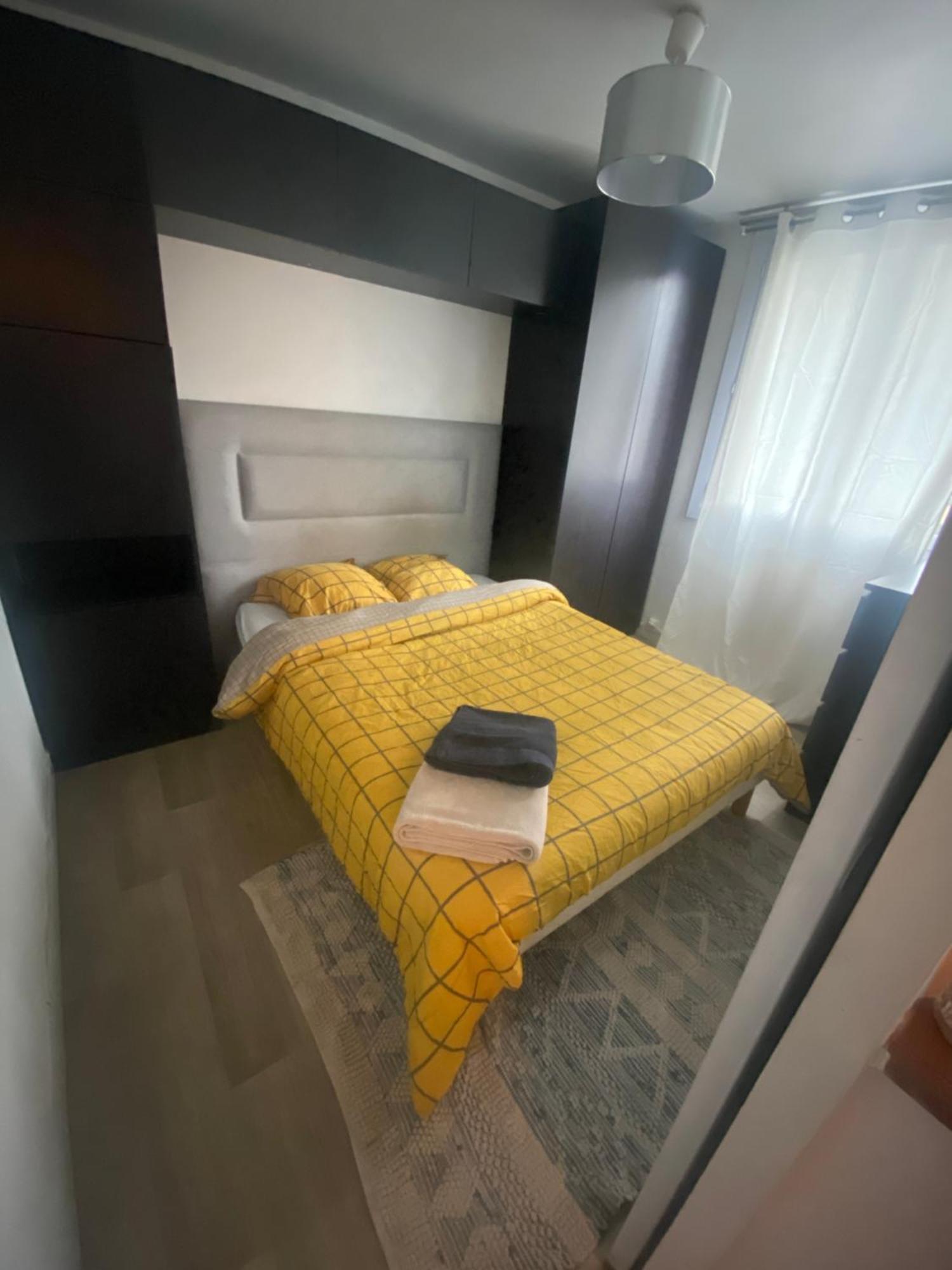 Bel Appartement Spacieux ,Convivial De 3 Chambres Avec Parking Prive Secure Caen Buitenkant foto