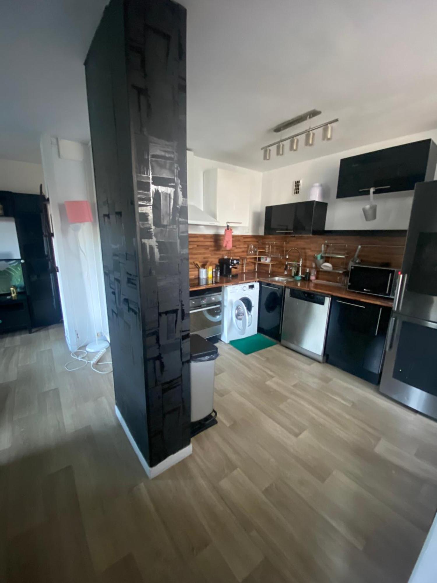 Bel Appartement Spacieux ,Convivial De 3 Chambres Avec Parking Prive Secure Caen Buitenkant foto
