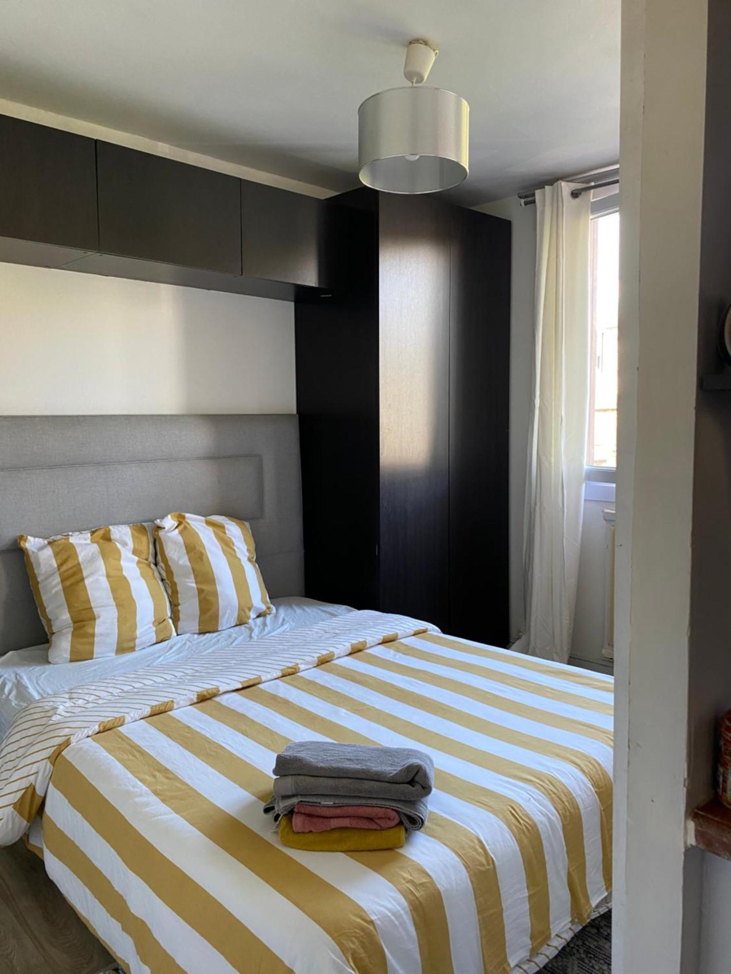 Bel Appartement Spacieux ,Convivial De 3 Chambres Avec Parking Prive Secure Caen Buitenkant foto