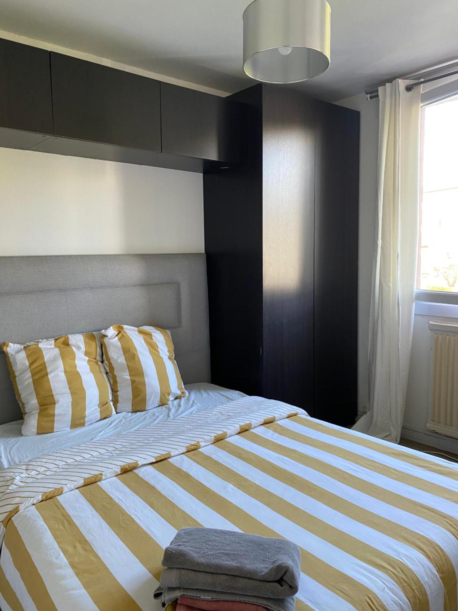 Bel Appartement Spacieux ,Convivial De 3 Chambres Avec Parking Prive Secure Caen Buitenkant foto