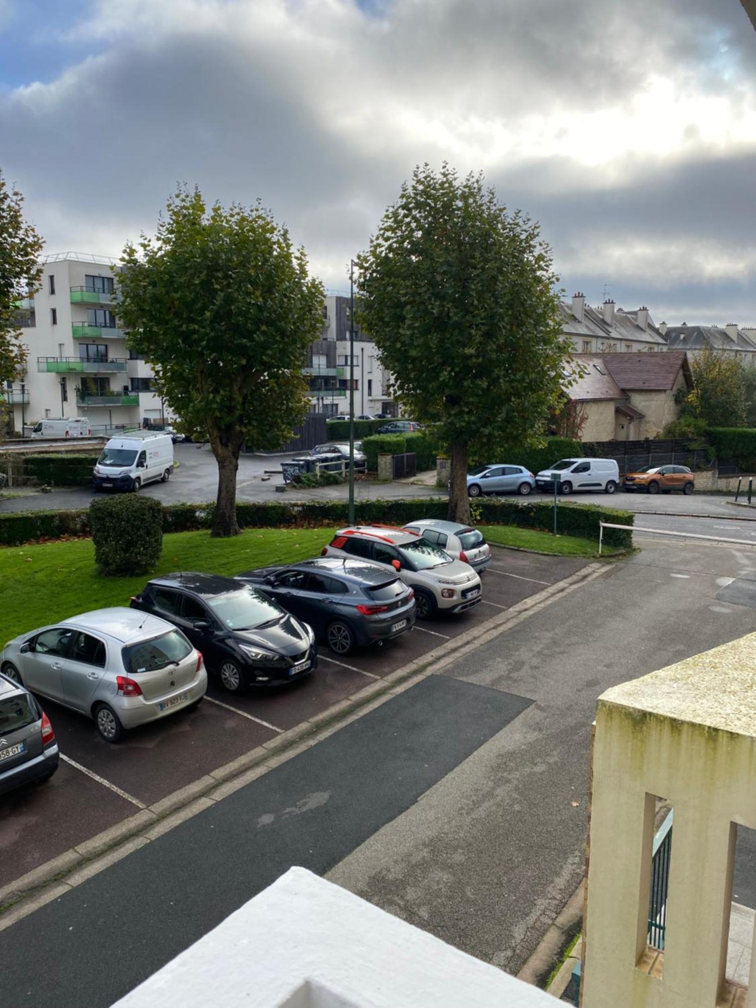 Bel Appartement Spacieux ,Convivial De 3 Chambres Avec Parking Prive Secure Caen Buitenkant foto