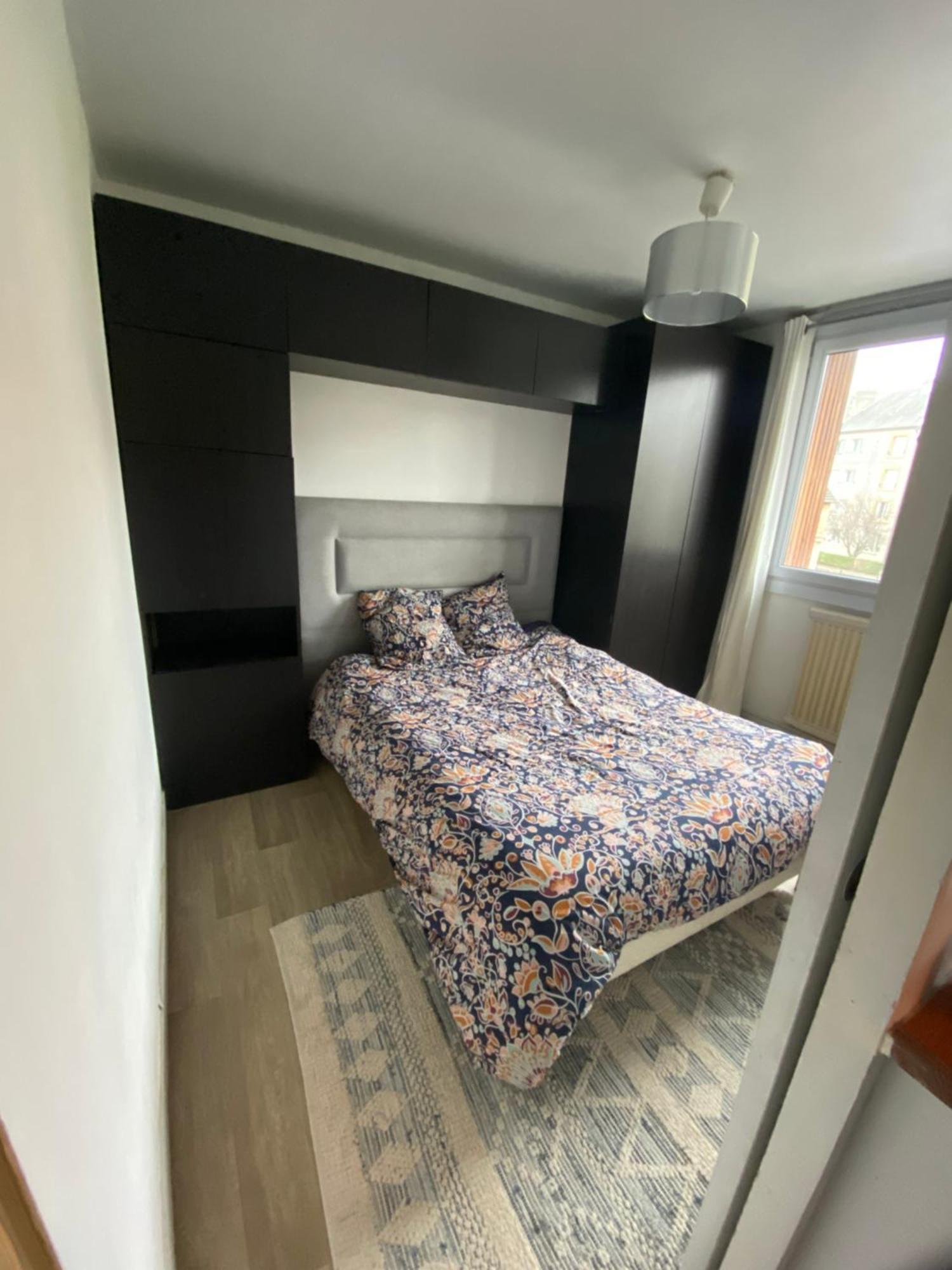 Bel Appartement Spacieux ,Convivial De 3 Chambres Avec Parking Prive Secure Caen Buitenkant foto