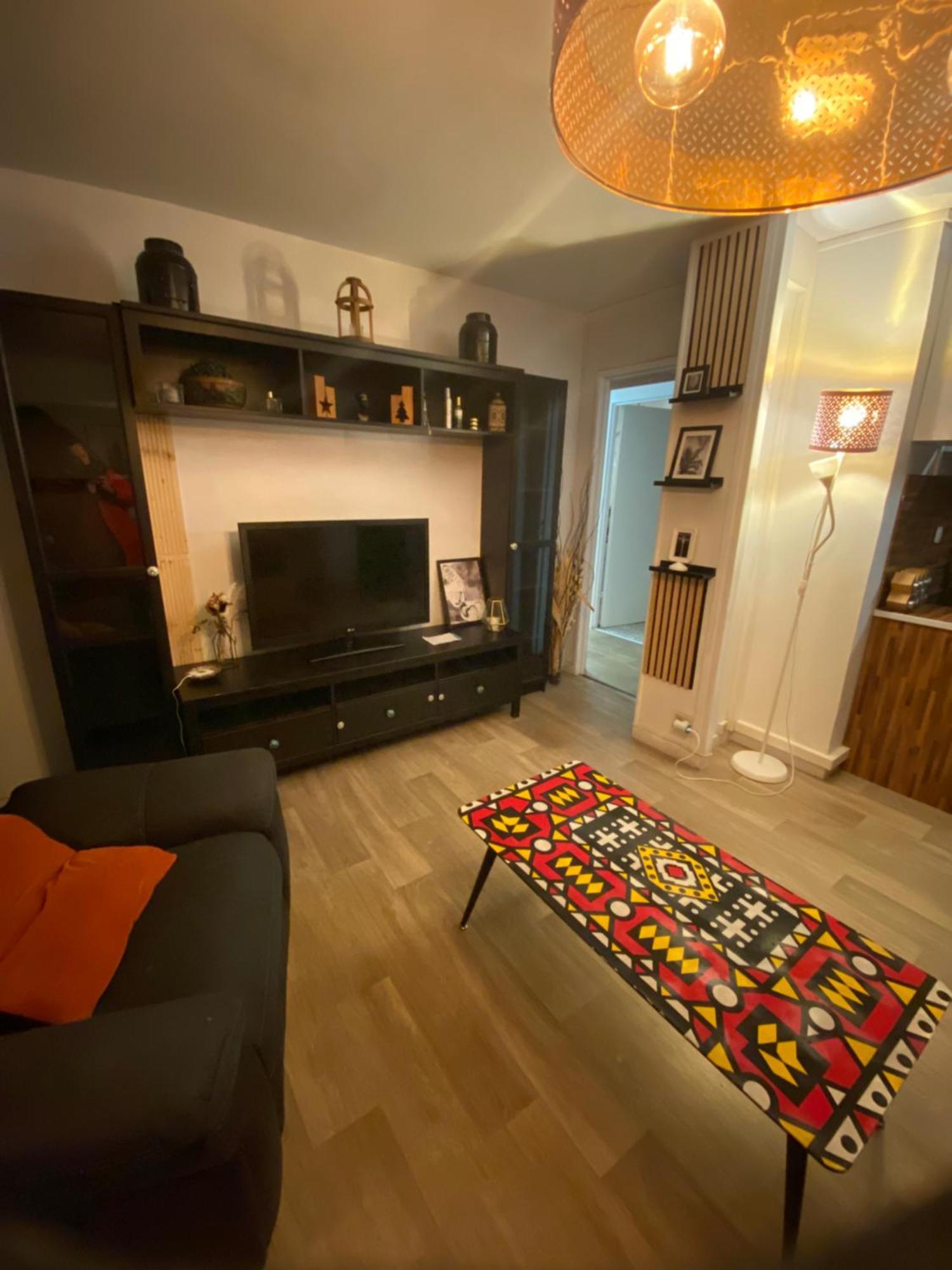 Bel Appartement Spacieux ,Convivial De 3 Chambres Avec Parking Prive Secure Caen Buitenkant foto