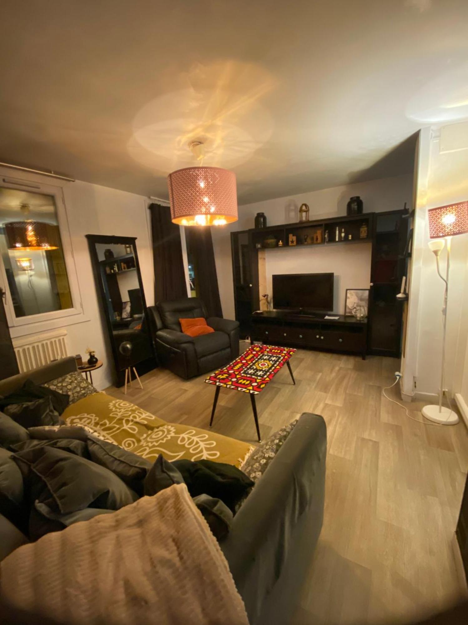 Bel Appartement Spacieux ,Convivial De 3 Chambres Avec Parking Prive Secure Caen Buitenkant foto
